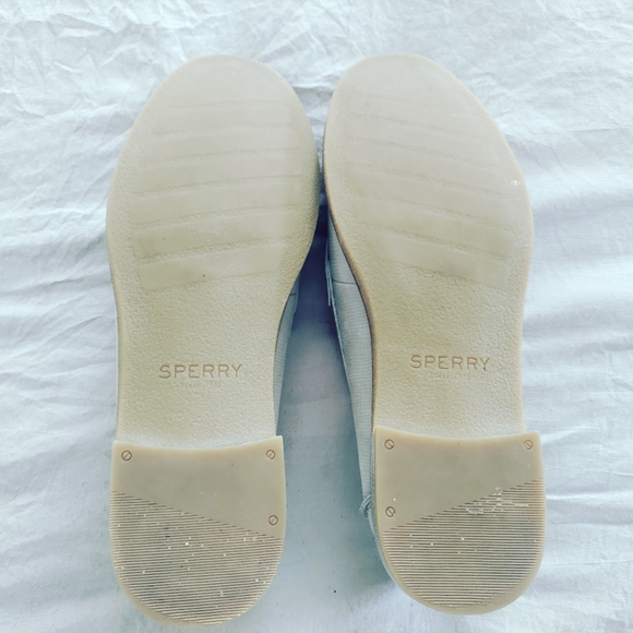 Sperry light grey and silver loafers size 7. Pre owned - Picture 5 of 6